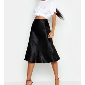 Black satin skirt💣